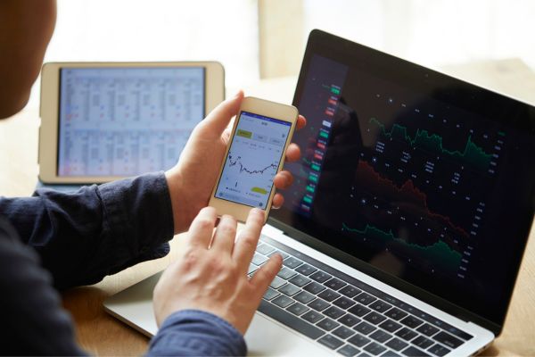 Mobile gaming trends 2025