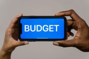 Best Budget Smartphones UK Under £300 in 2026